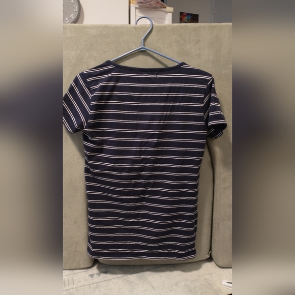 Esprit Nursing Shirt, Small - Picture 3 of 3